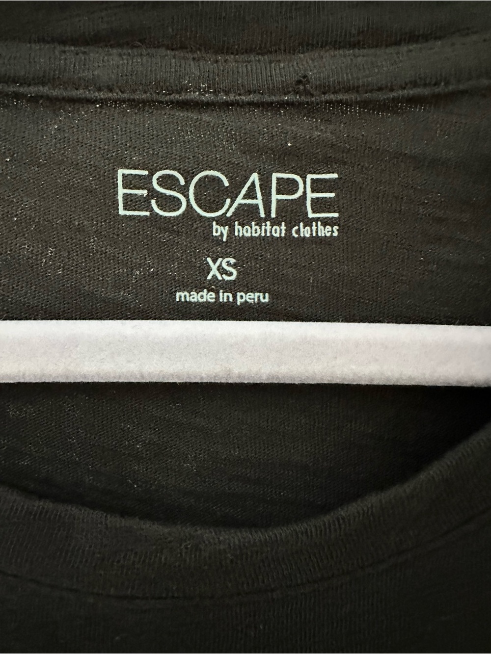 Escape by Habitat Black Long-Sleeve Cat & Wine Graphic Tee XS - Picture 3 of 5